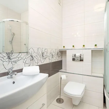 Bright Rybacka In With Parking By Renters *